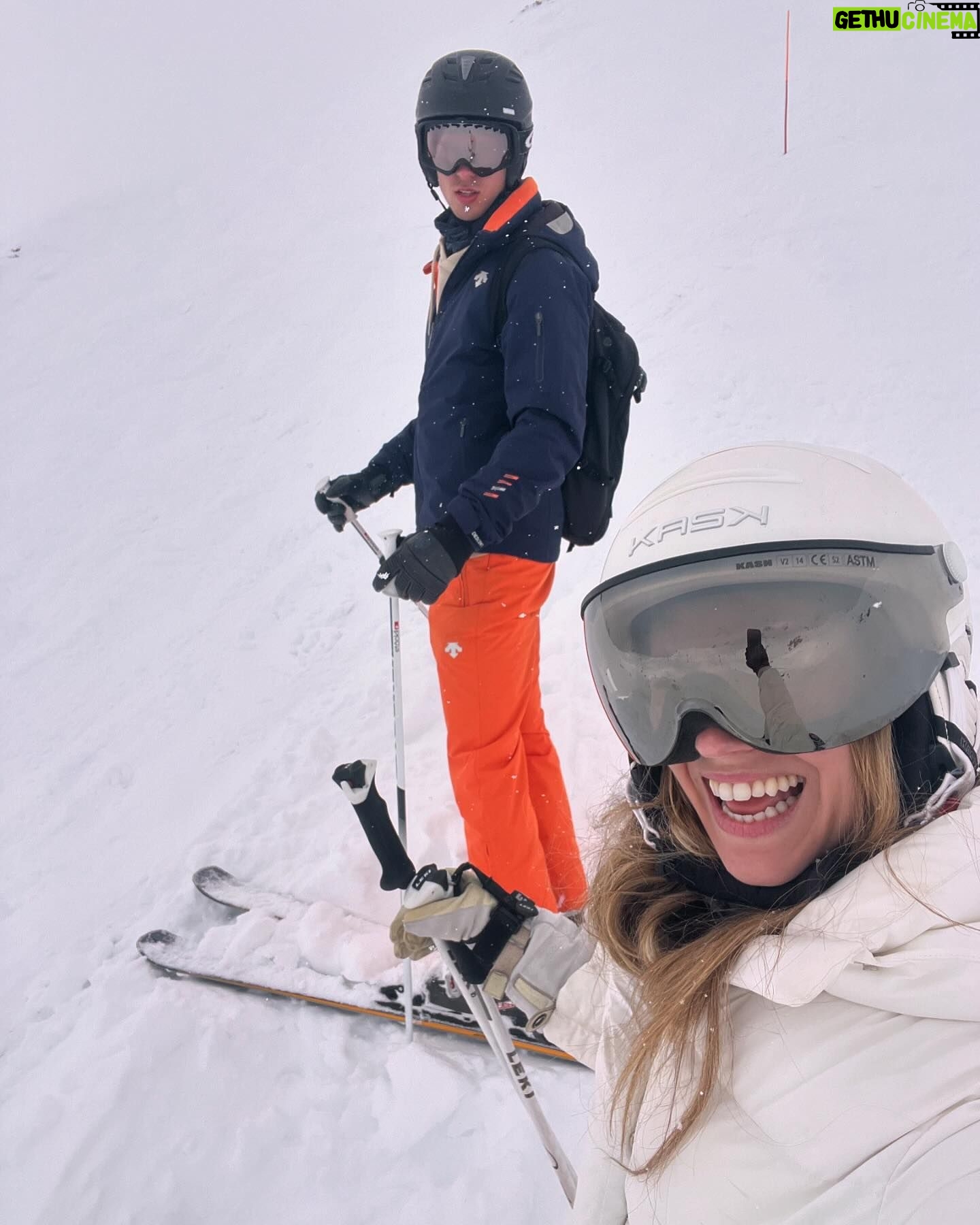 Lara Pictet - 5.7K Likes - Happy Anniversary to the man who makes every day better 🤍
I would need to write a script to tell you all the ways I love you. So for the moment, all I’ll say is… I’m grateful for all the ups, all the downs and all the moments in between because they allowed us to be here today 🖤
I can’t wait to marry you!!
