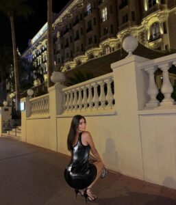Actress Laura Marra HD Instagram Photos and Wallpapers September 2024