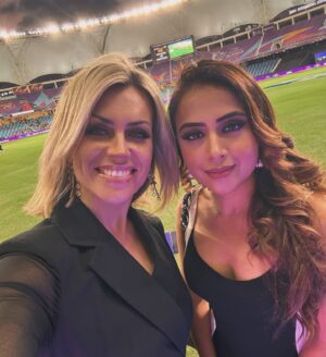 Laura McGoldrick Instagram - One with thy superstar ! Missing the beginning of the year @lauramcgoldrick13 

#cricket
