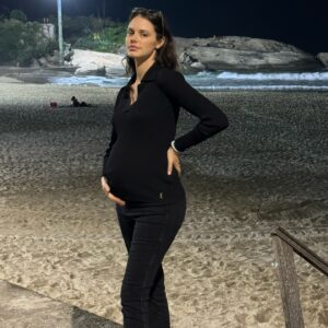 Laura Neiva Instagram - Dump mais um final de semana no Rio
