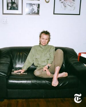 Laurie Anderson Instagram - “Like nearly the entire body of work that Anderson has created since the 1980s, ‘Amelia’ is an uncontainable hybrid,” Jon Pareles writes in a @NYTimes feature on Laurie and her new album. “It unfolds as something between a song cycle, an oratorio and a vintage radio drama. Anderson deploys a string orchestra, electronics and a jazz-tinged rhythm section along with her gallery of singing and speaking voices … [There are] stretches of heaving orchestral counterpoint that grow enveloping, even dizzying, evoking the vastness, and danger, of sky and ocean.” You can read the article at link in bio.

📷: @ok__mccausland

#Amelia #AmeliaEarhart