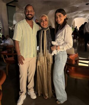 Layla Ahmed Zaher Instagram - Making a wish with the fam 🎂❤️🤞🏼😇

Thank you for everything ❤️♾️🏠
@hishamgamalbb