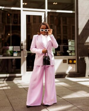 Ledisi Instagram - NYC Meetings n Stuff 
I don’t know what I’m doing but I’m here.✨

Fashion stylist: @mickeyboooom 
Photographer: @jqrvisions 
Hair: @iamstacygray 
Mua: @jonesforbeauty 
Stylist assistant: @yasmentyby 
Music (my mentor) @rahsaanpatterson
#goodlife #ledisi #fashion #fashionweek #nyfw