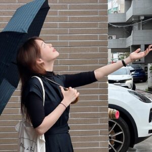 Lee Ha-na Instagram - 소나기☔️