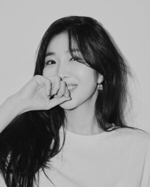 Lee Hae-ri Instagram - -사진 많음 주의-

새 소속사에서 새로운 분들과 함께하게 되었어요!!
앞으로의 다비치 활동이 설레고 기대됩니다아아
열심히 불태워볼게효❤️많관부