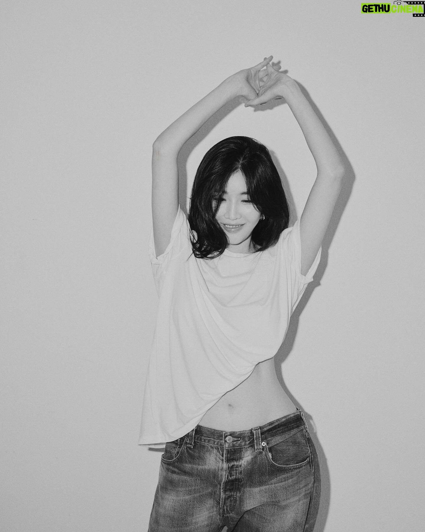 Lee Hae-ri - 39.4K Likes - -사진 많음 주의-
새 소속사에서 새로운 분들과 함께하게 되었어요!!
앞으로의 다비치 활동이 설레고 기대됩니다아아
열심히 불태워볼게효❤️많관부