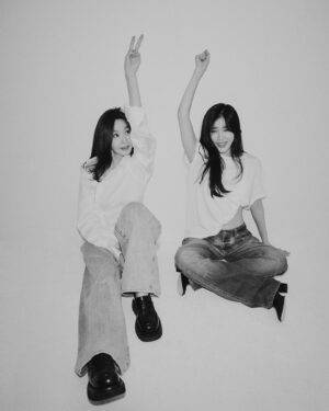 Lee Hae-ri Instagram - -사진 많음 주의-

새 소속사에서 새로운 분들과 함께하게 되었어요!!
앞으로의 다비치 활동이 설레고 기대됩니다아아
열심히 불태워볼게효❤️많관부