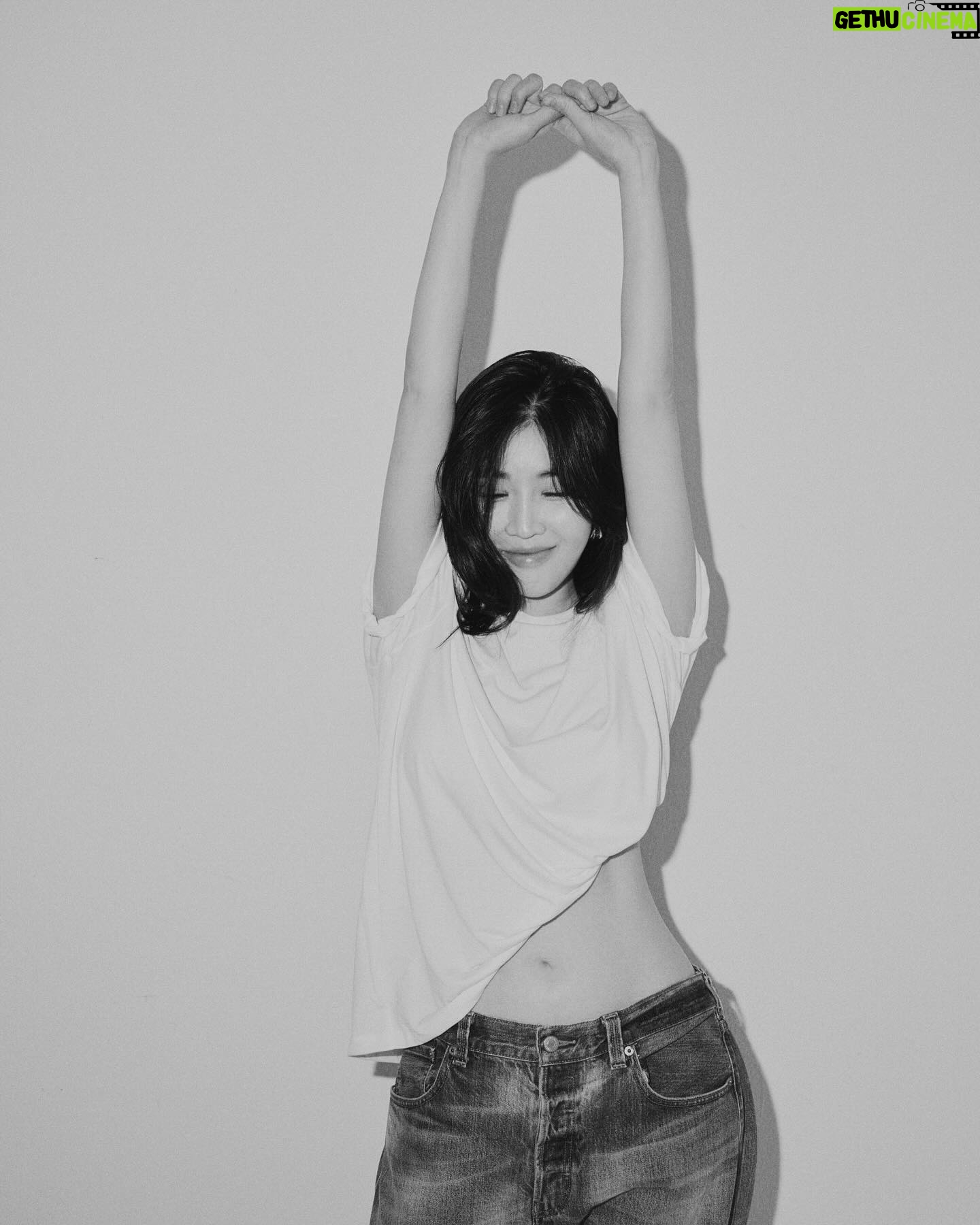 Lee Hae-ri - 39.4K Likes - -사진 많음 주의-
새 소속사에서 새로운 분들과 함께하게 되었어요!!
앞으로의 다비치 활동이 설레고 기대됩니다아아
열심히 불태워볼게효❤️많관부