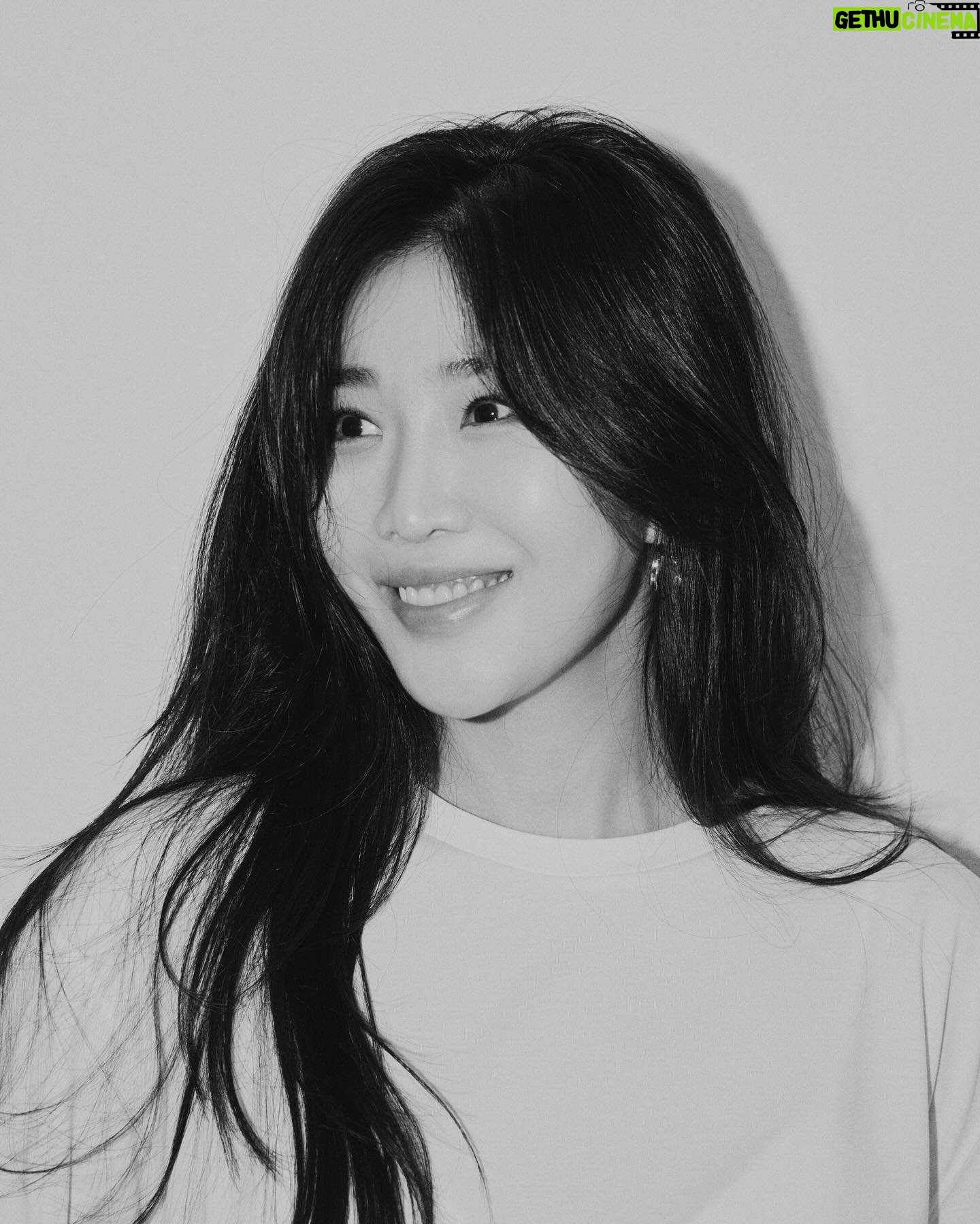 Lee Hae-ri - 39.4K Likes - -사진 많음 주의-
새 소속사에서 새로운 분들과 함께하게 되었어요!!
앞으로의 다비치 활동이 설레고 기대됩니다아아
열심히 불태워볼게효❤️많관부