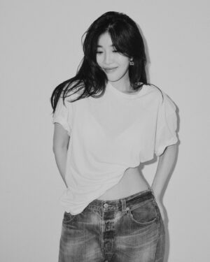 Lee Hae-ri Instagram - -사진 많음 주의-

새 소속사에서 새로운 분들과 함께하게 되었어요!!
앞으로의 다비치 활동이 설레고 기대됩니다아아
열심히 불태워볼게효❤️많관부