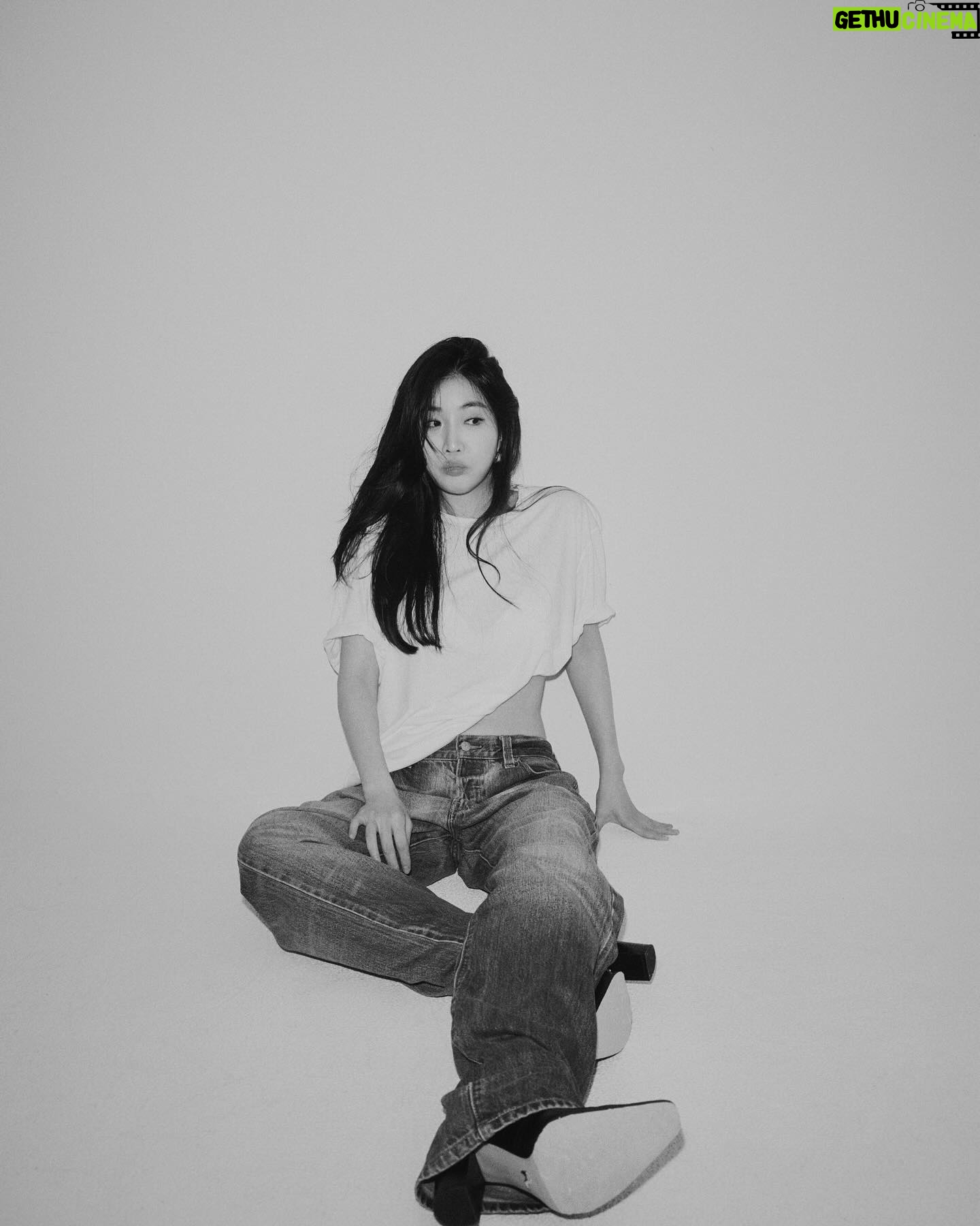 Lee Hae-ri - 39.4K Likes - -사진 많음 주의-
새 소속사에서 새로운 분들과 함께하게 되었어요!!
앞으로의 다비치 활동이 설레고 기대됩니다아아
열심히 불태워볼게효❤️많관부
