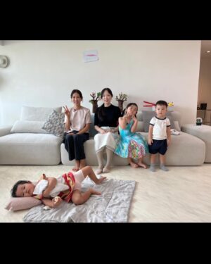 Lee Ji-hye Instagram - 우리집에 태하왕자님이 놀러왔어요😍

진짜 이 꼬물이들을 어쩜 좋지요
난 아기가 왜이렇게 좋지ㅋㅋ

마지막사진
우리엘리는 정말 어쩌면 좋지 ㅋㅋㅋㅋㅋ

행복한시간
유투브 다시보기로 돌려봅니당
우리 여러분들도
놀러오세용😍