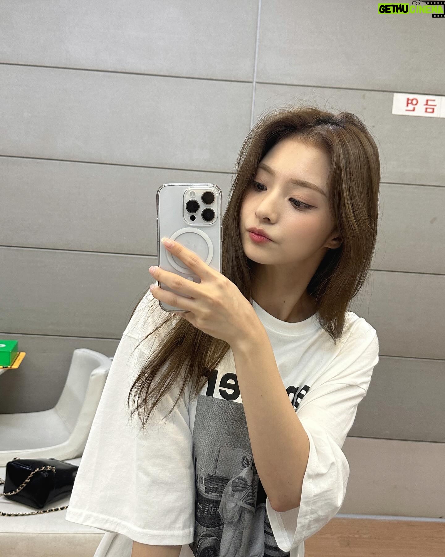 Lee Na-gyung - 172.6K Likes -