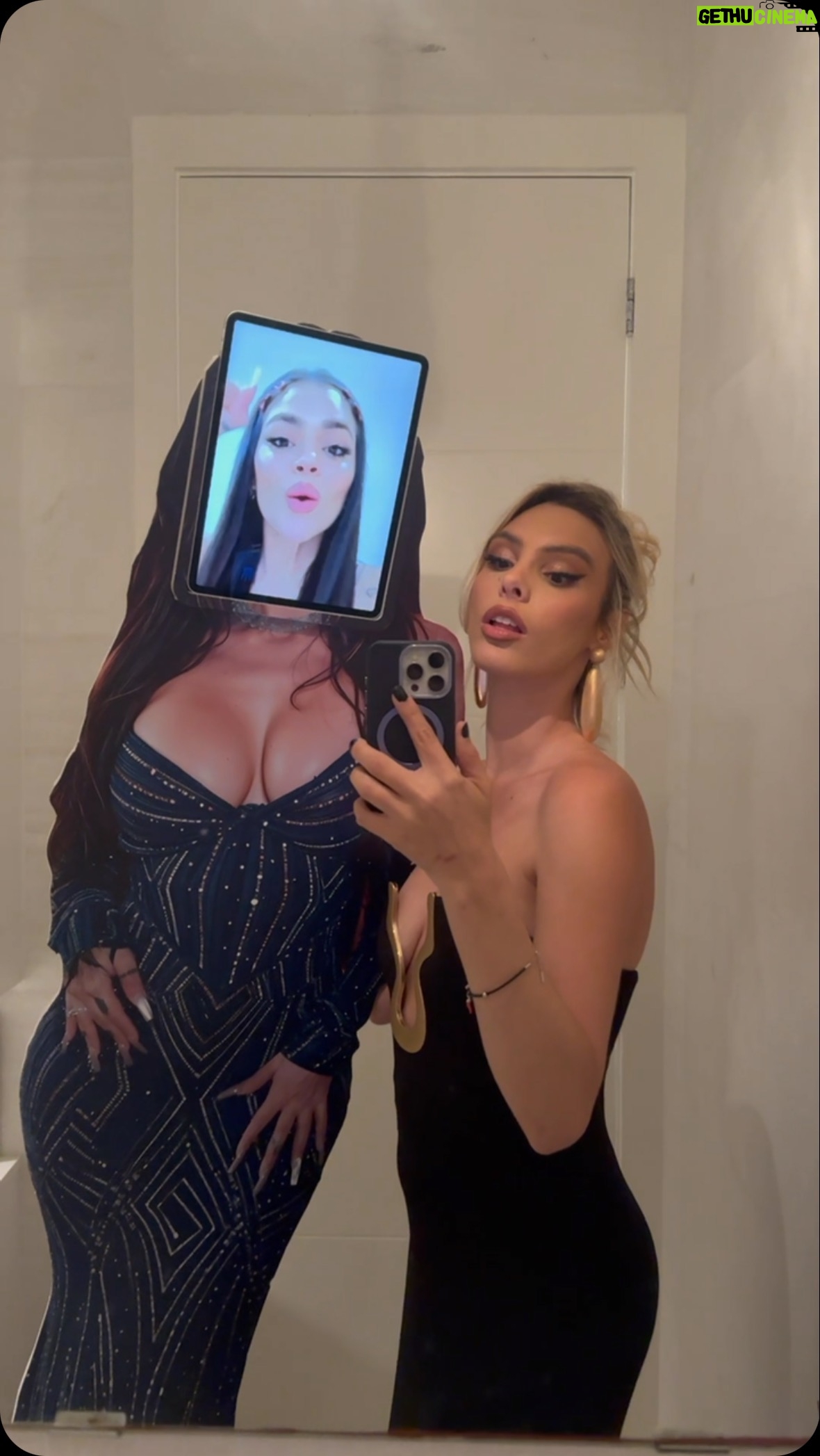 Lele Pons - 3.4 Million Likes - When your bestie can’t make it to the event / Cuando tu amiga no puede ir a al fiesta😂👭🏼
@whatever_loquesea