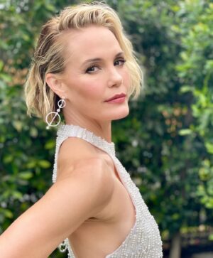 Leslie Bibb Instagram - sunday funday...
emmy edition...
it was my first time being part of an emmy nominated show...it was my first time wearing a custom @michaelkors gown...it was my first time wearing @davidyurman jewels...
i love you my @palmroyaletv family...
thank you @appletv and @televisionacad for making my night of firsts one i won't forget... 
🤍
