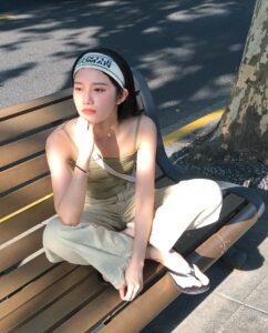 Actress Lilian Zhang HD Photos and Wallpapers September 2024