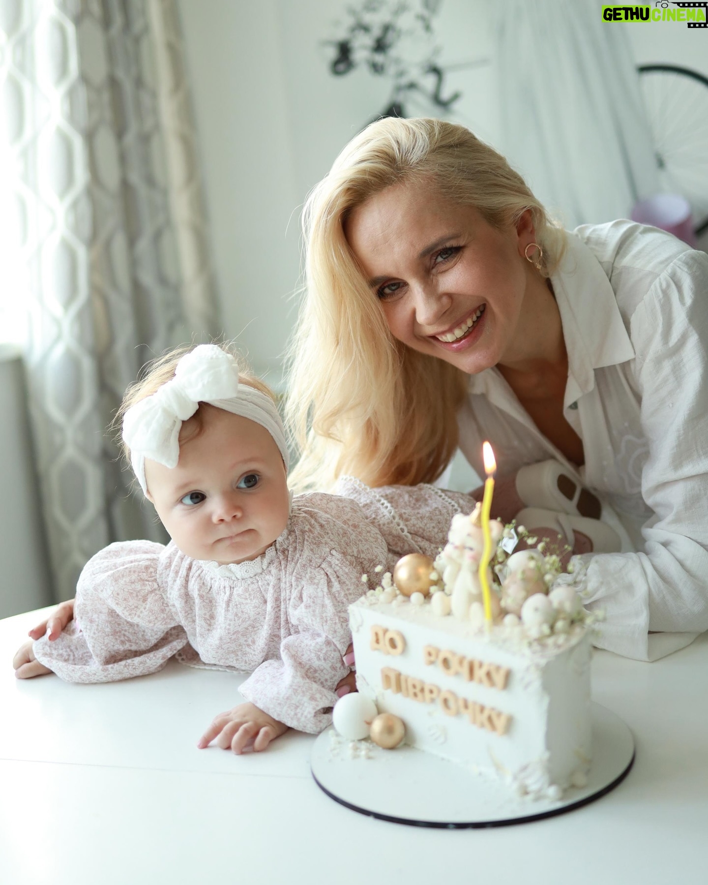 Liliia Rebryk - 43.6K Likes - Суто мамський контент)))
Залишу ці світлини тут, на згадку про піврочку🤍.
#дорокупівроку
#6months