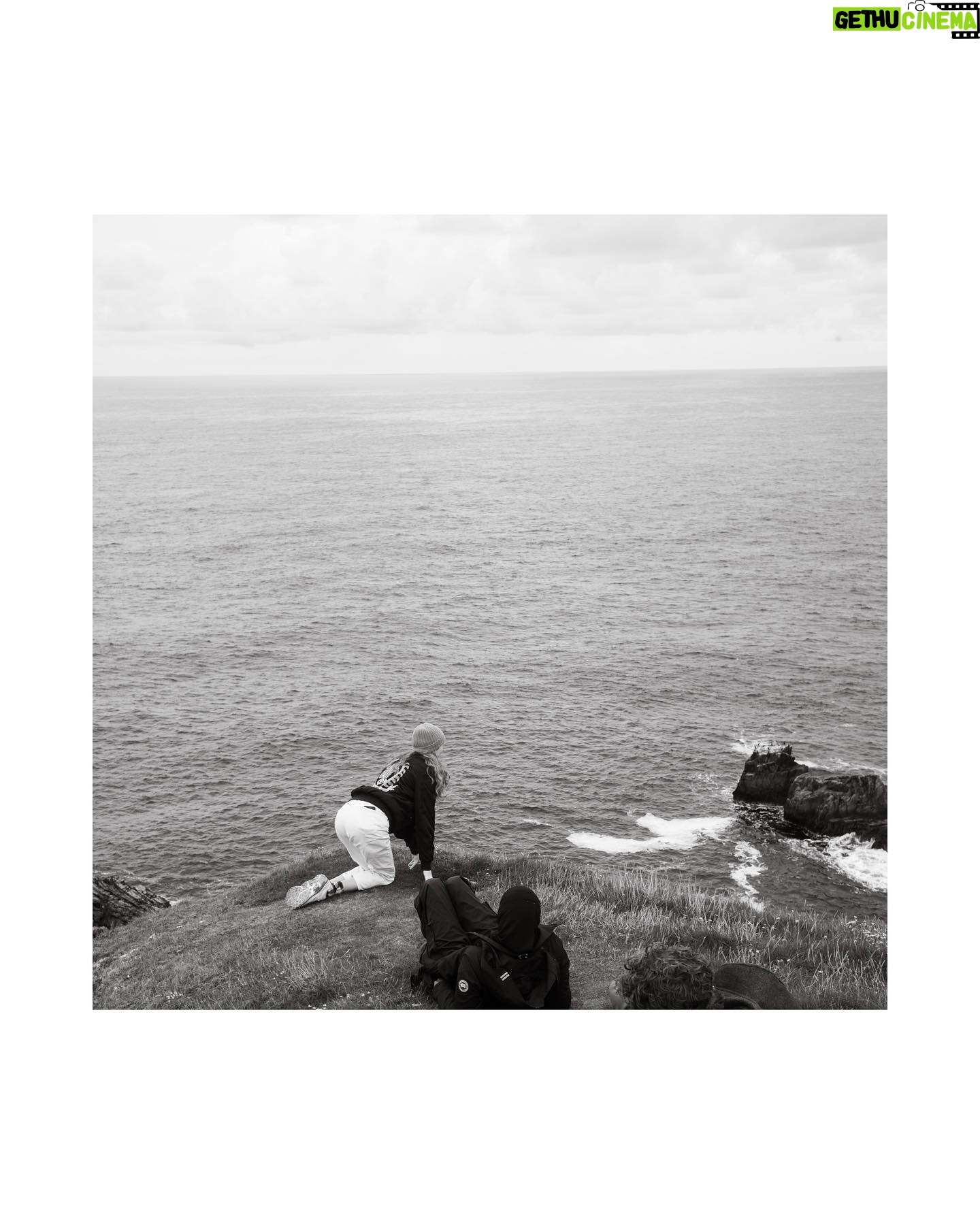 Lily Cole - 3 Likes - ~ end of the island ~
📷 @jacksonparrell