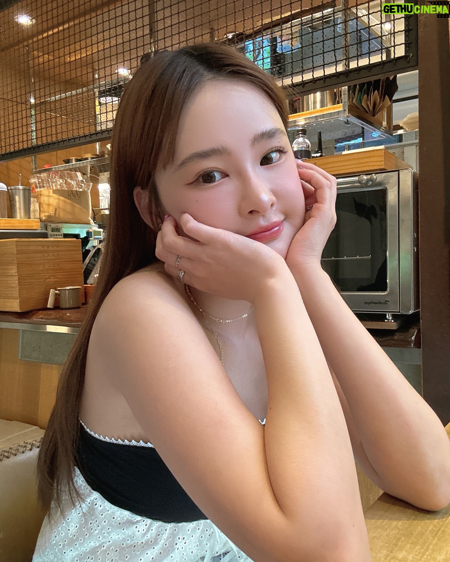 Lin Hana - 676 Likes - čŖå·±äøå°čŖå·±å„½äøé»ļ¼čŖ°ä¾ļ¼ļ¼
#åē穿ę
äøč”£ @squarebear.thelabel
褲å @pimgo.tw
#ootdfashion#style#穿ęę„åøøåäŗ«
#ootd#wiwt#ootdfashion#穿ęę„åøø