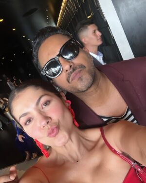 Lina Castrillón Instagram - • El color del amor ❤️
• Con los novios 👰🤵🏾Más lidos!! 
• El señor director ❤️🔝 
• Las más proyectadas de la tarde.👯‍♀️👯‍♀️ (golden hour)
• La que iba a impedir la boda 🦋 ( la detuvimos ) 
• Después de Ganar el ramo 💐 ( Imparables)
• Kissed by the Sun ☀️