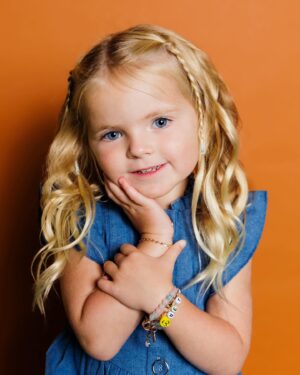 Lindsay Arnold Instagram - Sage's preschool pictures 🥹🫶 I'm a MESS!!! My beautiful baby girl we love you so much 🫶 being Sage (and June's) mom is the most fulfilling and rewarding thing in my life! Every day is a new adventure and I'm just so grateful 🫶 

#schoolpictures #preschooler #momsofinstagram