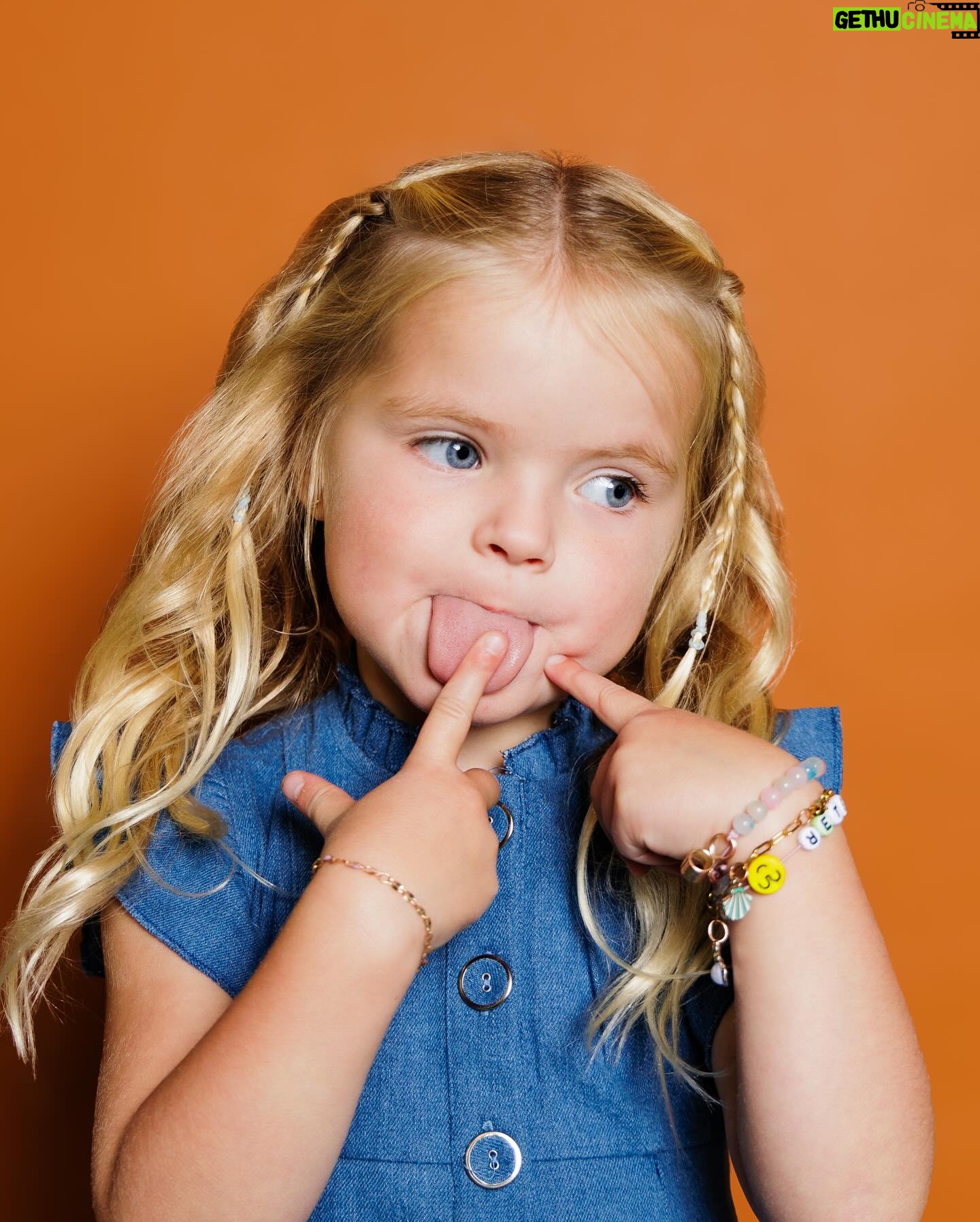 Lindsay Arnold - 186.9K Likes - Sage's preschool pictures 🥹🫶 I'm a MESS!!! My beautiful baby girl we love you so much 🫶 being Sage (and June's) mom is the most fulfilling and rewarding thing in my life! Every day is a new adventure and I'm just so grateful 🫶
#schoolpictures #preschooler #momsofinstagram