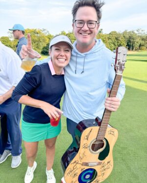 Lindsay Czarniak Instagram - Much more to come but congrats to our Bottoms Up Invitational champs @dylandreyernbc and @fishlense for crushing the field. and a massive thanks to my incredible team. Maybe the best day of golf EVER! #golf #sports #colorectalcancer #friends #family #love