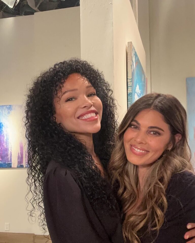 10 Stunning Instagram Photos of Lindsay Hartley