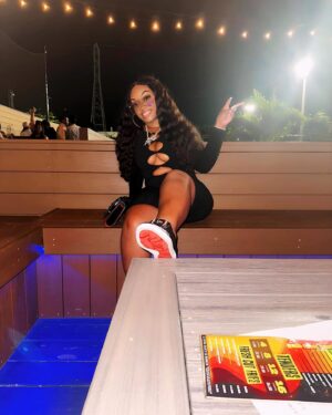 Lisa Brown Instagram - How 🫵🏽 Stand On Business and How I Stand on Business… Is Two TOTALLY Different Things‼️🦍

MUA @_sapphirejackson💋