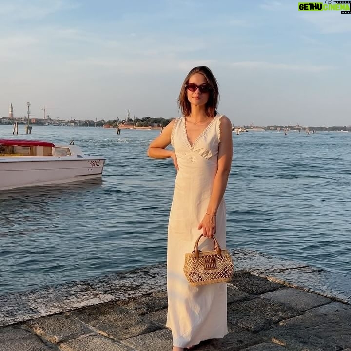 Lisa-Marie Koroll - 3K Likes - Venedig war so schön 🍸🤘🏻
