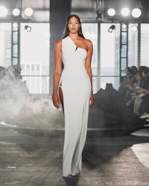 Liz Cambage Instagram - babys debut, a dream come true 🥰✨
thank you @gracelingofficial, such a stunning show surrounded by so many beautiful souls ❣️

CASTING DIRECTORS @trekoch @nicolas_rivet_ @go__see
MOVEMENT DIRECTOR @gabriele @go__see
STYLIST @briconstyle
MAKEUP @lauramercier 
HAIR @rutgerhair @uberliss 
NAILS @meechynails 
ART DIRECTOR   SET @babyrollz @kellen_______ @studiospace.info 
MUSIC   SOUND DESIGN @madeon 
GRACE LING TEAM @jennifergxw @oonemoreday_ 
PRODUCTION @imgfocus