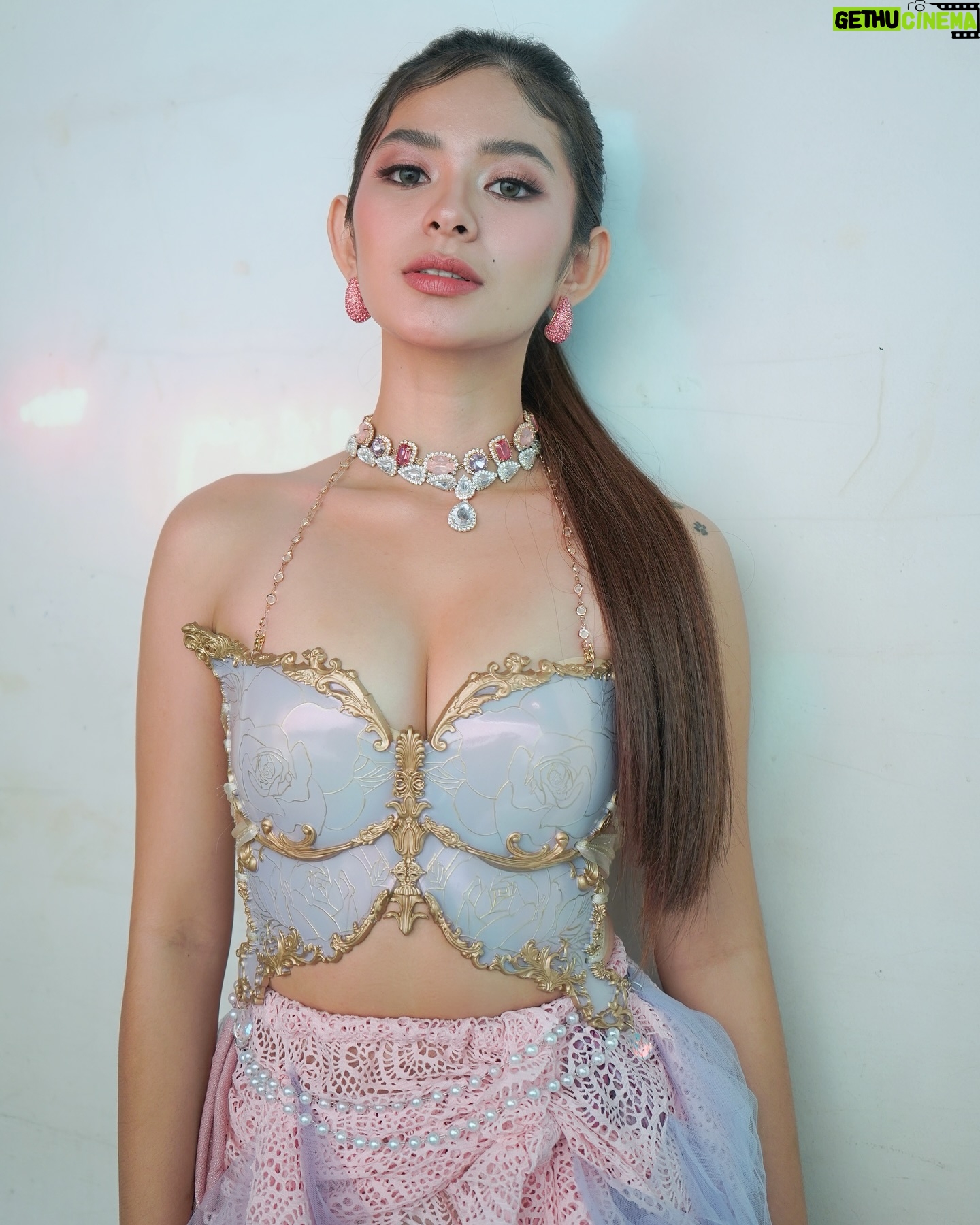 Loisa Andalio - 232K Likes - @asapofficial ππͺ©
@makeupbyelrick_g
@icavillanueva
@ces.toxx