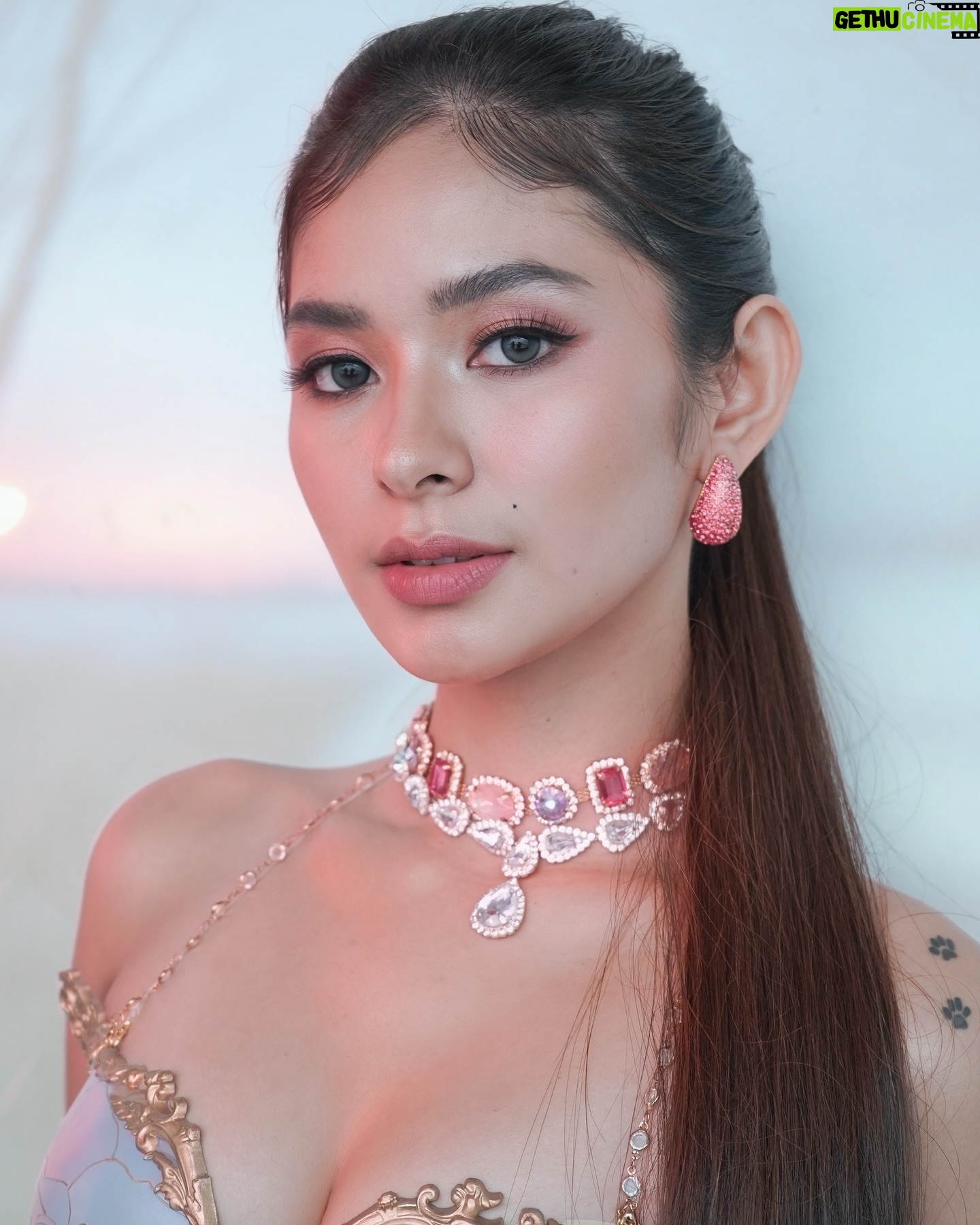 Loisa Andalio - 232K Likes - @asapofficial ππͺ©
@makeupbyelrick_g
@icavillanueva
@ces.toxx