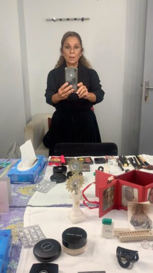 Lolita Instagram - Vamos que nos vamos ,Poncia ,@luisluquecabrera @cimarroj @pentacionespectaculos @grupfocus_ @zapardielarbas @muchoartemanagement @pilarcontrerasgarrido @christianmolca #rogermuñoz @teatre_goya