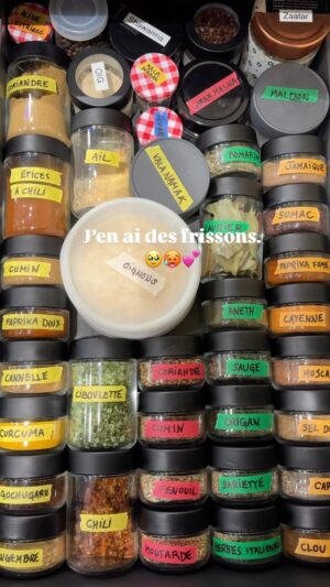 Loounie Instagram - Mise en garde: ceci est du contenu chaud pour un public averti seulement. 🥵🌶️

Je me suis relevée deux fois hier soir pour aller admirer mon travail de réorganisation du tiroir à épices. 😌 #loouniecuisine