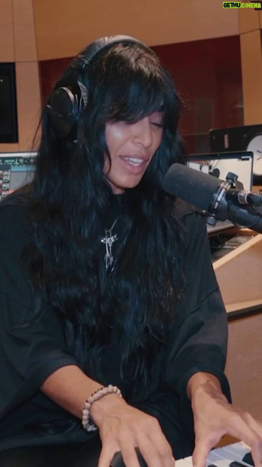 Loreen - 31.3K Likes - between takes x