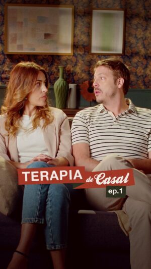 Luciana Paes Instagram - Se for para me obrigar a fazer terapia de casal, que pelo menos me proporcione um bom acervo de figurinhas.

▶️ TERAPIA DE CASAL EP.1

Roteiro: @gabrielaniskier 
Direção: @caitomainier