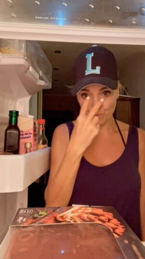 Lucie Vondráčková Instagram - A jak to chodí u vás ? 😅🙈

#funnyvideo #joke #home #forfun #keepthesmile