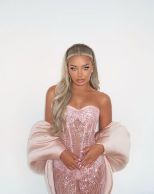 Lucinda Strafford Instagram - NTA’s ‘24✨💕🧚

thank you @caroline.bruce.designs and @jeffmehmet1 for my gorgeous bespoke dress, and bringing my vision to life🥹 

makeup - @makeupbyhanx 
hair - @murrayowenshmua
@kiwiandco_