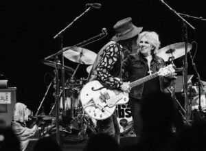Lucinda Williams Instagram - The Hell Or High Water tour continues! Every show @lucinda_williams joins the Dirty Knobs and I on stage to play some of her songs, my songs, and Heartbreakers songs.
 
See you at the next shows!

Sept 20 – Las Vegas, NV – The Pearl Theatre at @palms 
Sept 21 – Reno, NV – @silverlegacyreno 
Sept 23 – Oakland, CA – @foxoakland 
Sept 25 – Mesa, AZ – Ikeda Theater at @mesaartscenter 
Sept 27 – Los Angeles, CA – @thebellwetherla 
Sept 28 – Santa Barbara, CA – @arlingtontheatre 
Sept 29 – Del Mar, CA – @thesoundsd 
 
📸: Alison Narro