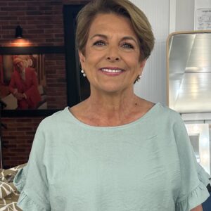 Luísa Castel-Branco Instagram - Hoje no @doisas10tvi ❤️❤️❤️❤️ @dailycristina @claudio_ramos @cinha_jardim @gquinaz_10_oficial