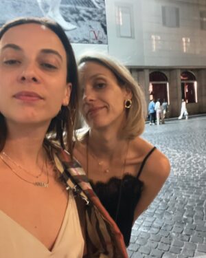 Luiza Grigorova Instagram - Весела, която днес празнуваме и, която преди малко се е заканила, че хубави снимки няма да качи, ме провокира и аз да кача едни не перфектни снимки от едно чудно пътуване в Рим. Това сме ние - без излишни преструвки, без филтър, без претенция. Обичаме си Хари Потър повече от много неща в тоя живот, обичаме сладолед, обичаме Италия ❤️ Наздраве за още много такива преживявания и за НЕЯ. @vsevesela