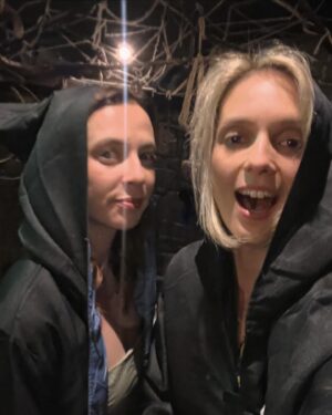 Luiza Grigorova Instagram - Весела, която днес празнуваме и, която преди малко се е заканила, че хубави снимки няма да качи, ме провокира и аз да кача едни не перфектни снимки от едно чудно пътуване в Рим. Това сме ние - без излишни преструвки, без филтър, без претенция. Обичаме си Хари Потър повече от много неща в тоя живот, обичаме сладолед, обичаме Италия ❤️ Наздраве за още много такива преживявания и за НЕЯ. @vsevesela