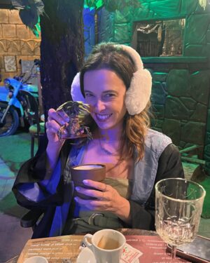 Luiza Grigorova Instagram - Весела, която днес празнуваме и, която преди малко се е заканила, че хубави снимки няма да качи, ме провокира и аз да кача едни не перфектни снимки от едно чудно пътуване в Рим. Това сме ние - без излишни преструвки, без филтър, без претенция. Обичаме си Хари Потър повече от много неща в тоя живот, обичаме сладолед, обичаме Италия ❤️ Наздраве за още много такива преживявания и за НЕЯ. @vsevesela