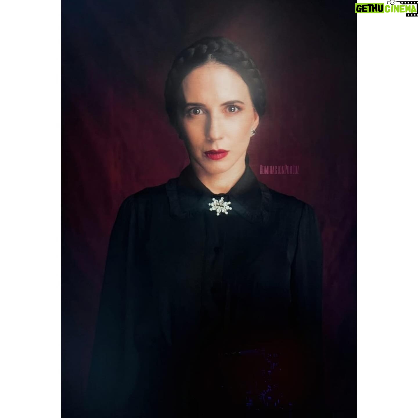 Luz Valdivieso - 5.1K Likes - Leontina querida te disfruté tanto!!!
Gracias queridos compañeros que están delante y detrás de las cámaras por hacer de este trabajo el mejor del mundo!
Me siento tan afortunada de poder vivir de lo que más me gusta!
@teleseries_mega ❤️
Sigan viendo El Señor de la Querencia que cada vez se pone más intensa! Y me comentan aquí ⬇️