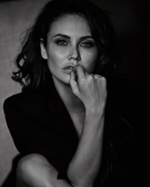 Lyaysan Utyasheva Instagram - Любимые чб🤍🖤

Ph @sunny_blossom 
Style @nadinasmirnova