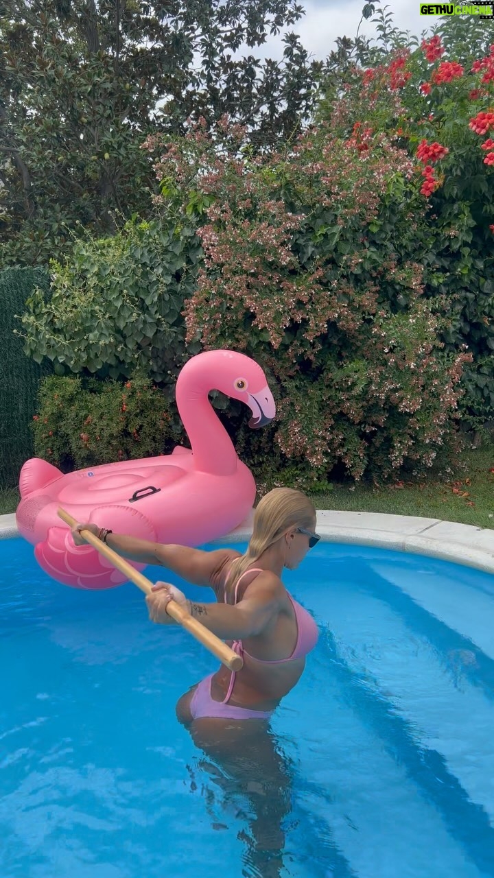 Lydia Valentín - 10.8K Likes - 1 d e S e p t i e m b r e.
Mo v i l i d a d 🏋️♀️ Una no para ni en la piscina 🤣🙃
Y tú, trabajas la movilidad? Dónde sea 🤭
#lydiavalentin #haltero #halterofilia #weightlifting