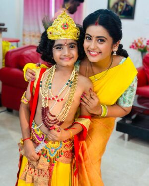 Maahi Gouthami Instagram - Andhariki Krishnashtami Subhakankshalu🤩🥰 
Ma Chi La Sow Krishnayya tho♥️ 
#chiranjeevilakshmisowbhagyavathi #lakshmi #junnu #krishnashtamispecial #maahigouthami #janmashtami #instagood #instadaily #instamood #instalike
