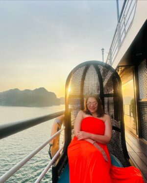 Maanvi Gagroo Instagram - What’s my favourite colour palette, you ask? Sunset! Sunset is my favourite colour palette 🧡🫶🏽🌅