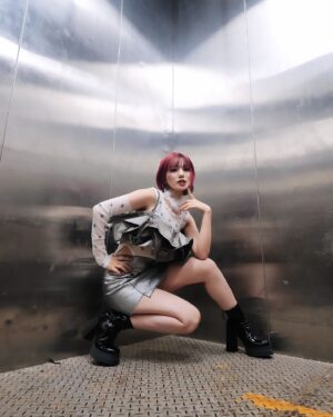 Machico Instagram - C
#キムチクラ ライブ衣装👗
シルバーギラギラぎゃる卍
Styling @tsubasashimoda ❣️
#Machico #韓国 #衣装 #衣装記録